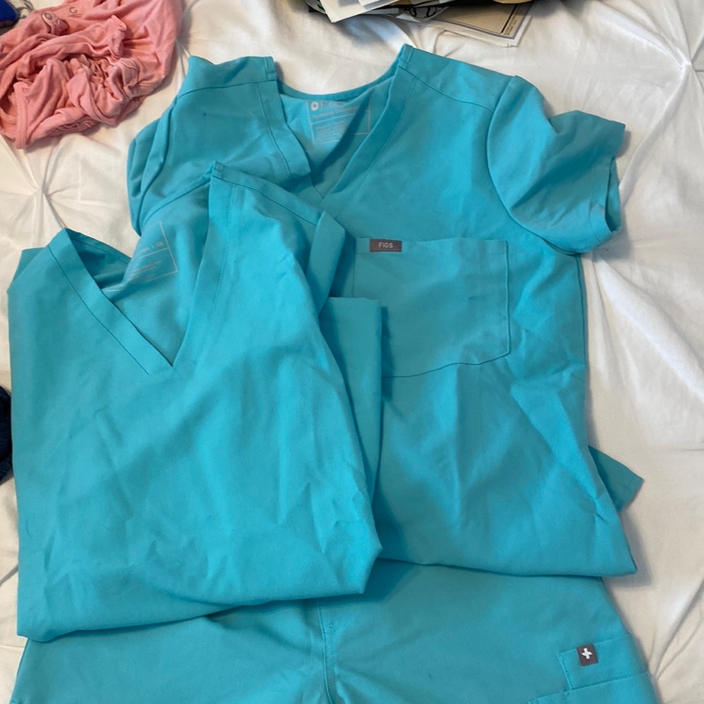 Neon blue xs tops 3 pocket and Catarina, xs tall kade cargo like new.